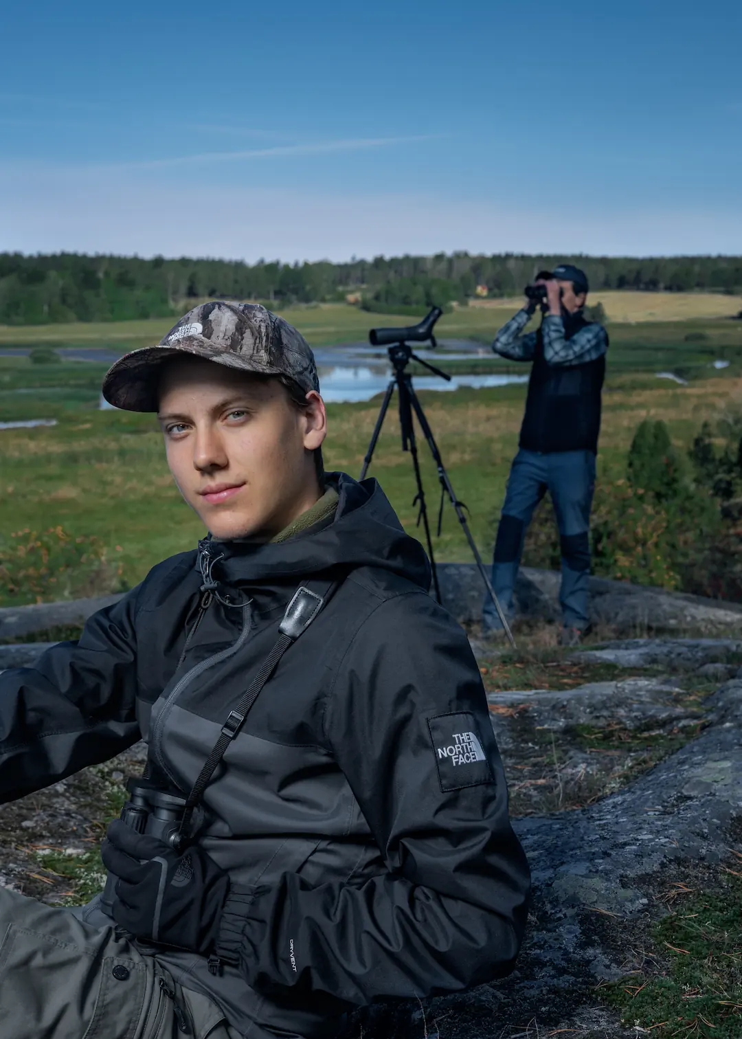Kampanjbild med varumärkesprofil i fokus — filmisk färgsättning
